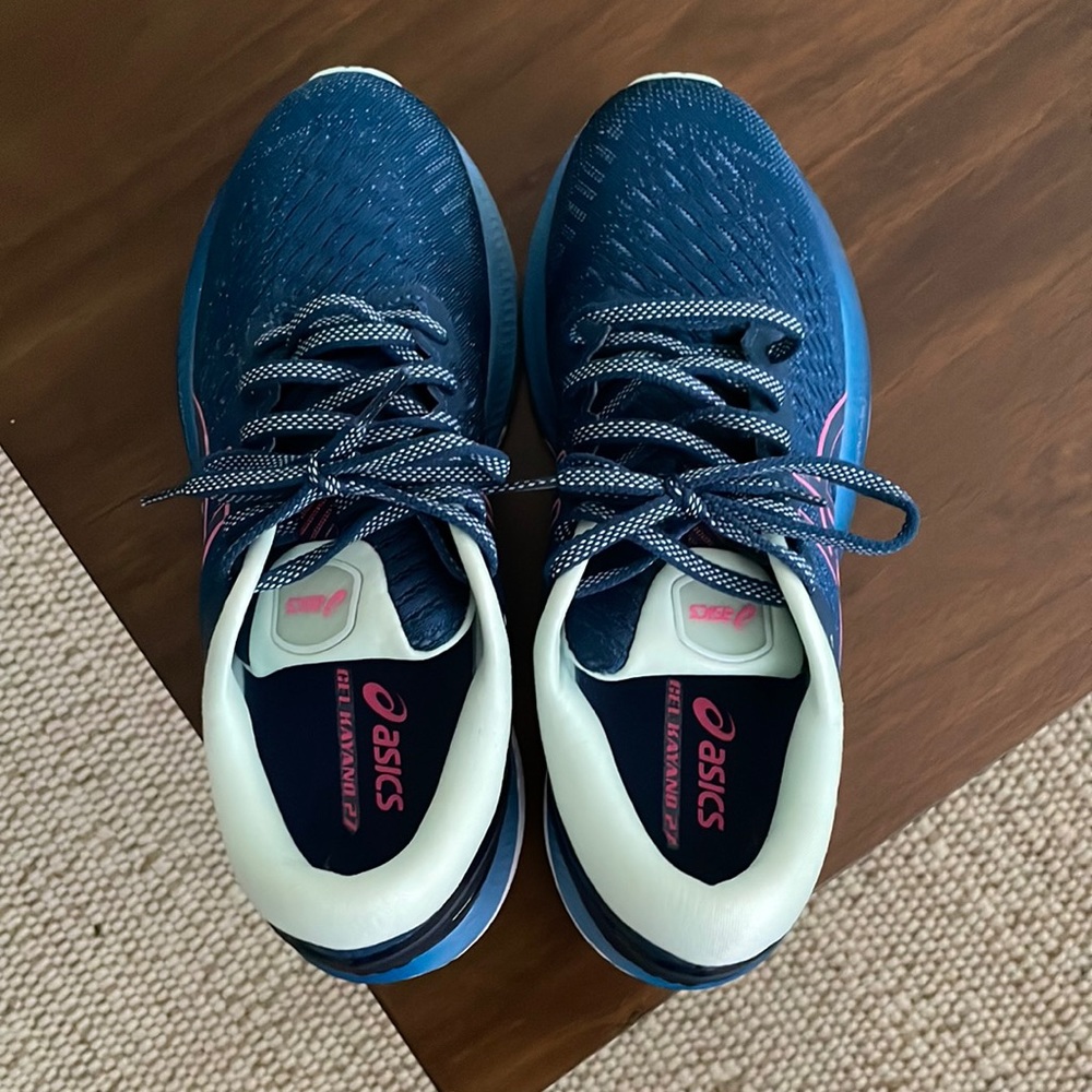 Asics 
GEL-KAYANO 27